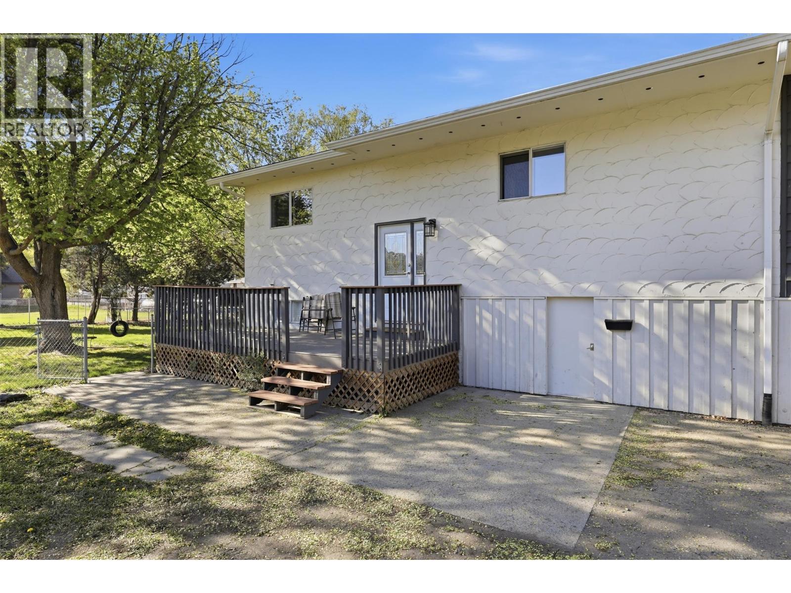 3170/3172 Wawn Crescent, Kamloops, British Columbia  V2B 7J6 - Photo 21 - 10384243