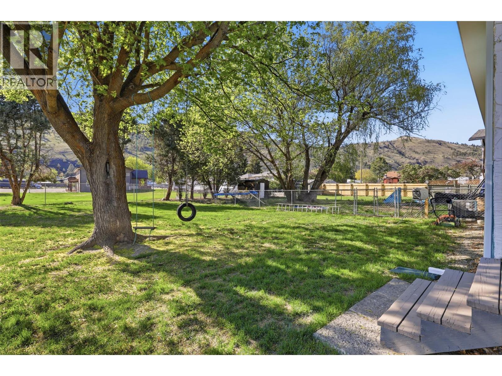 3170/3172 Wawn Crescent, Kamloops, British Columbia  V2B 7J6 - Photo 24 - 10384243