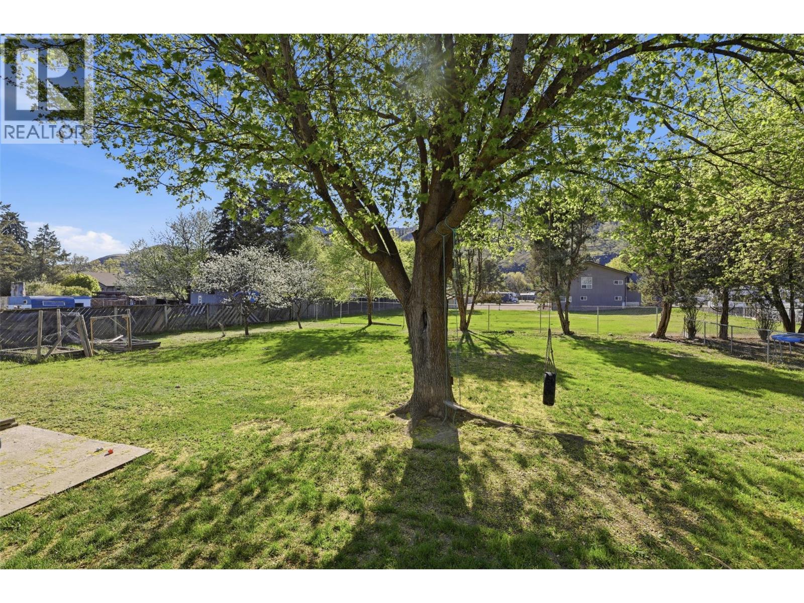 3170/3172 Wawn Crescent, Kamloops, British Columbia  V2B 7J6 - Photo 25 - 10384243