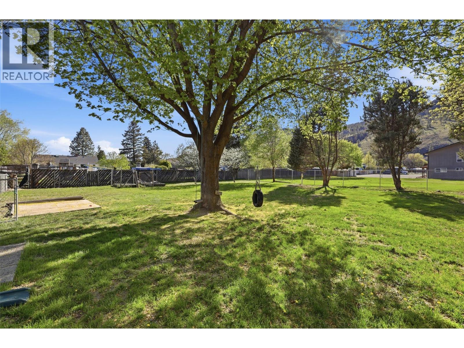 3170/3172 Wawn Crescent, Kamloops, British Columbia  V2B 7J6 - Photo 26 - 10384243