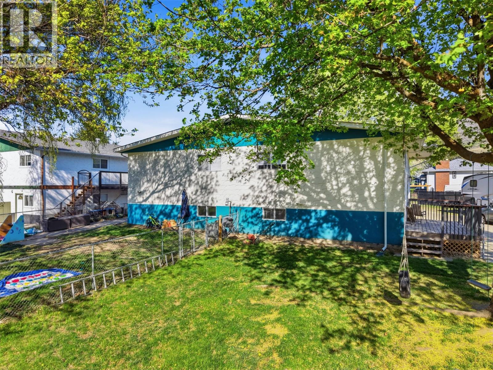 3170/3172 Wawn Crescent, Kamloops, British Columbia  V2B 7J6 - Photo 31 - 10384243