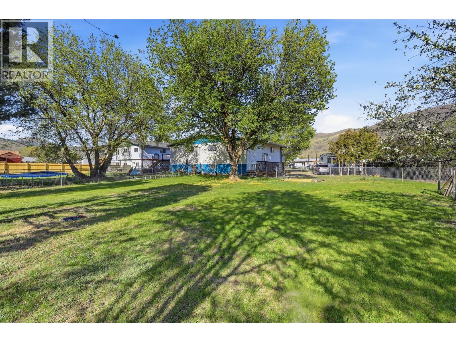 3170/3172 Wawn Crescent, Kamloops, British Columbia  V2B 7J6 - Photo 35 - 10384243