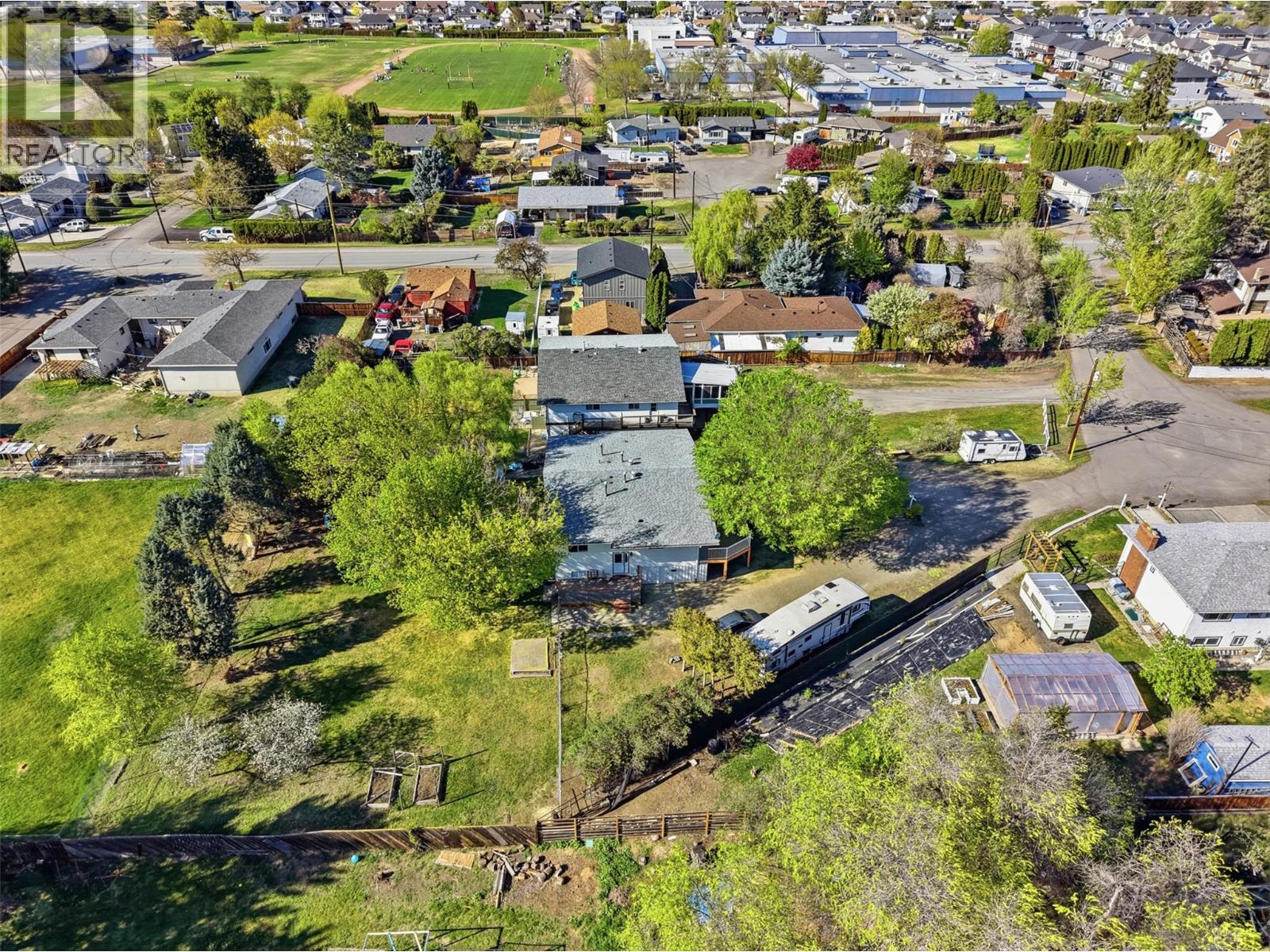 3170/3172 Wawn Crescent, Kamloops, British Columbia  V2B 7J6 - Photo 36 - 10384243