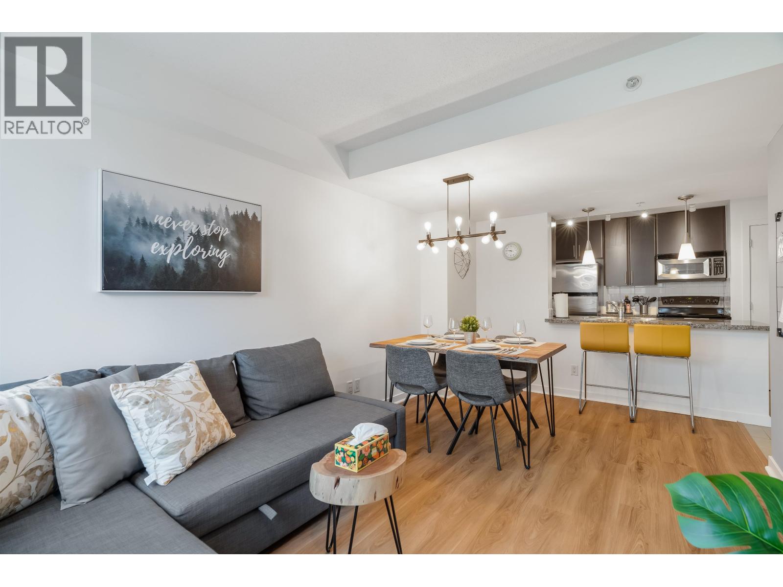 517 618 Abbott Street, Vancouver, British Columbia  V6B 0C1 - Photo 2 - R3115306