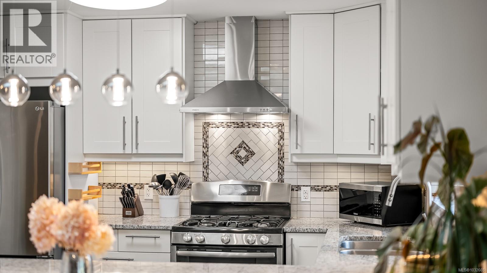 787 Stewart Ave, Courtenay, British Columbia  V9N 3H3 - Photo 8 - 1032665