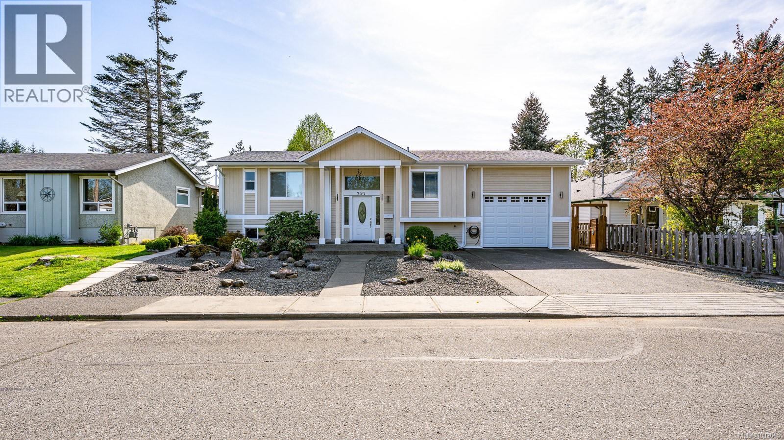 787 Stewart Ave, Courtenay, British Columbia