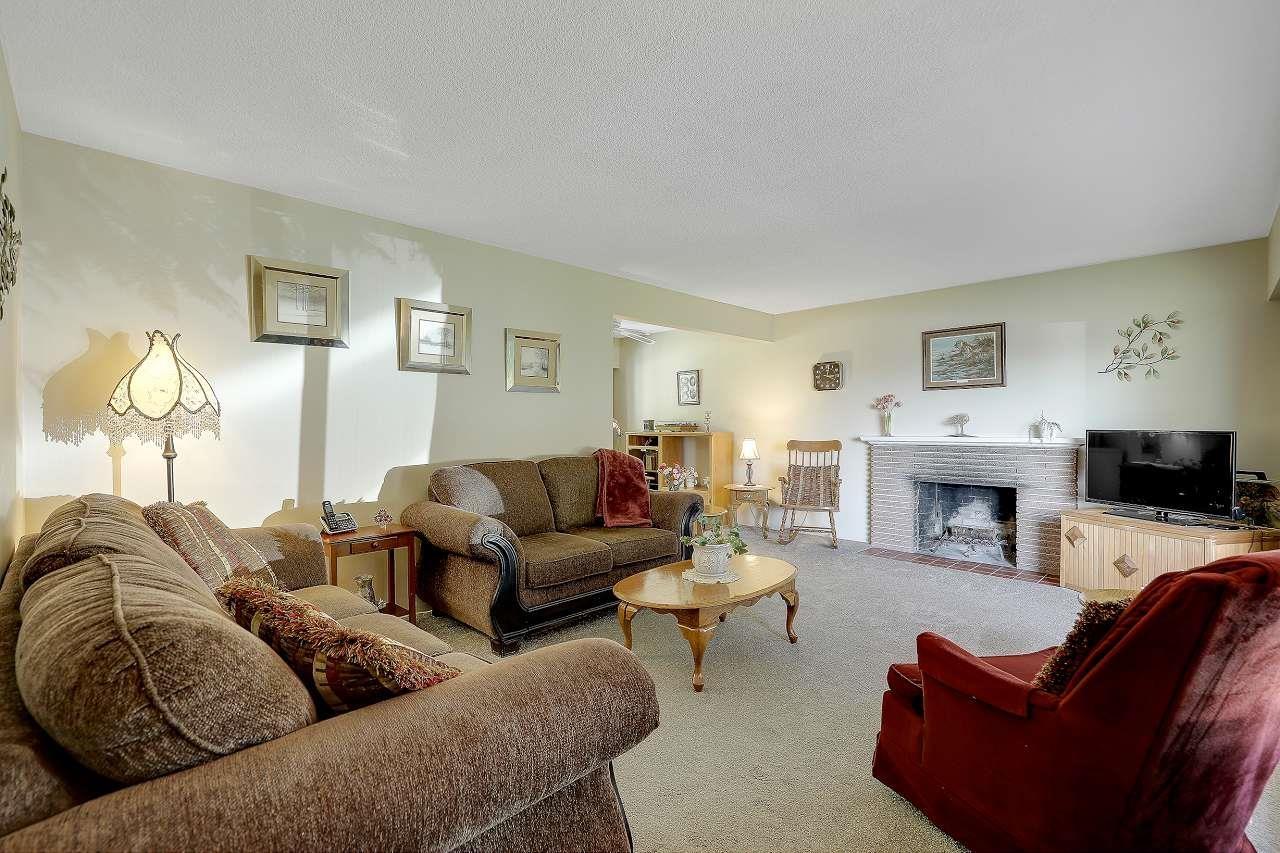 10236 125 Street, Surrey, British Columbia  V3V 4Y4 - Photo 2 - R3115123