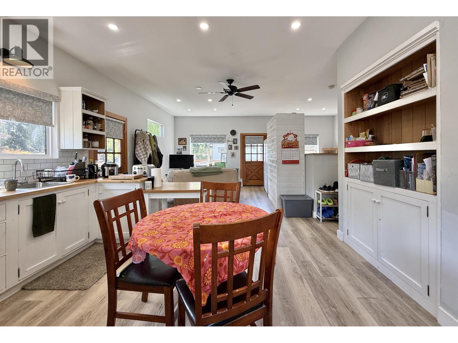 1271 Fitchett Road, Gibsons, British Columbia  V0N 1V4 - Photo 16 - R3115298