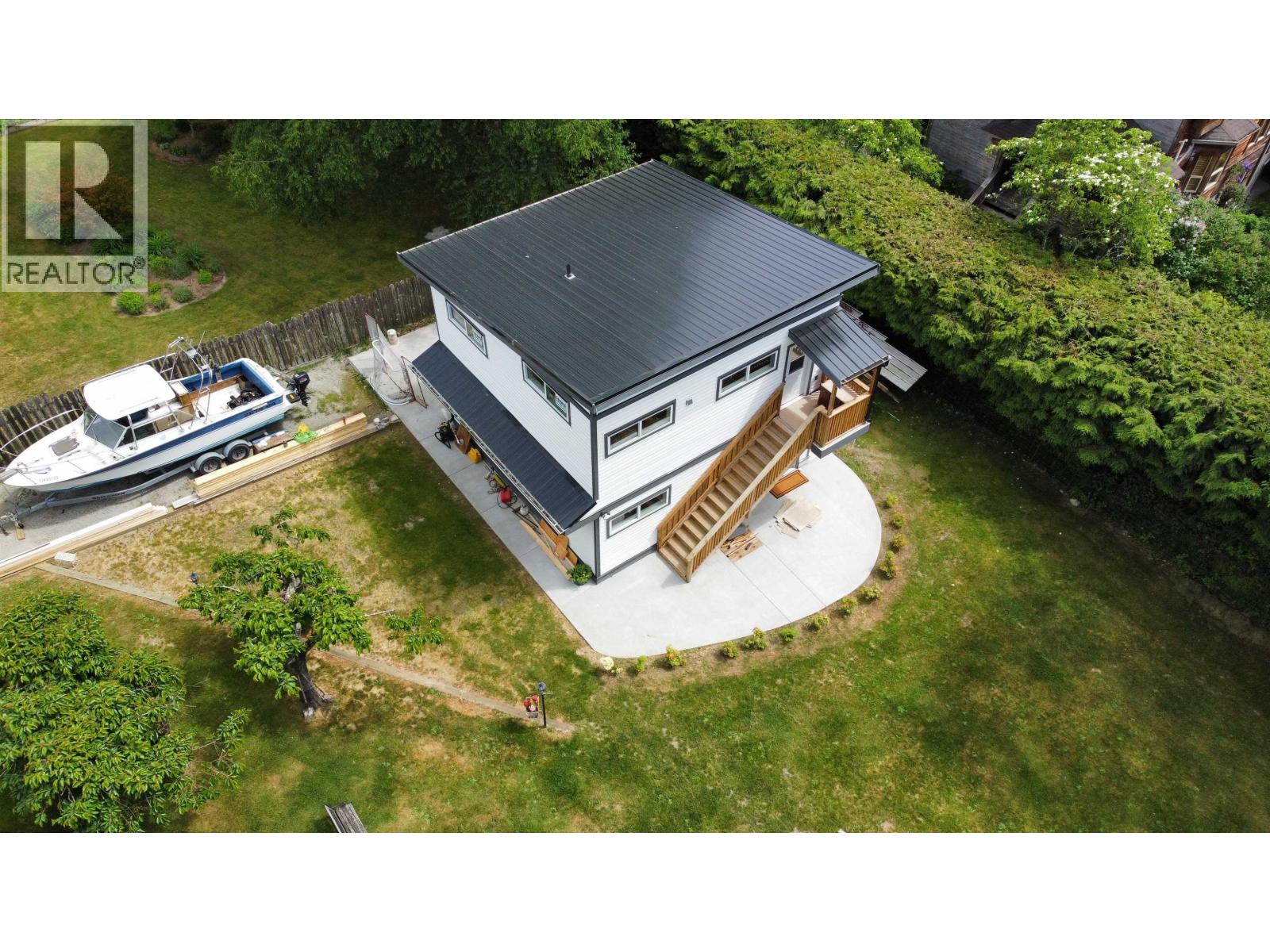 1271 Fitchett Road, Gibsons, British Columbia  V0N 1V4 - Photo 19 - R3115298