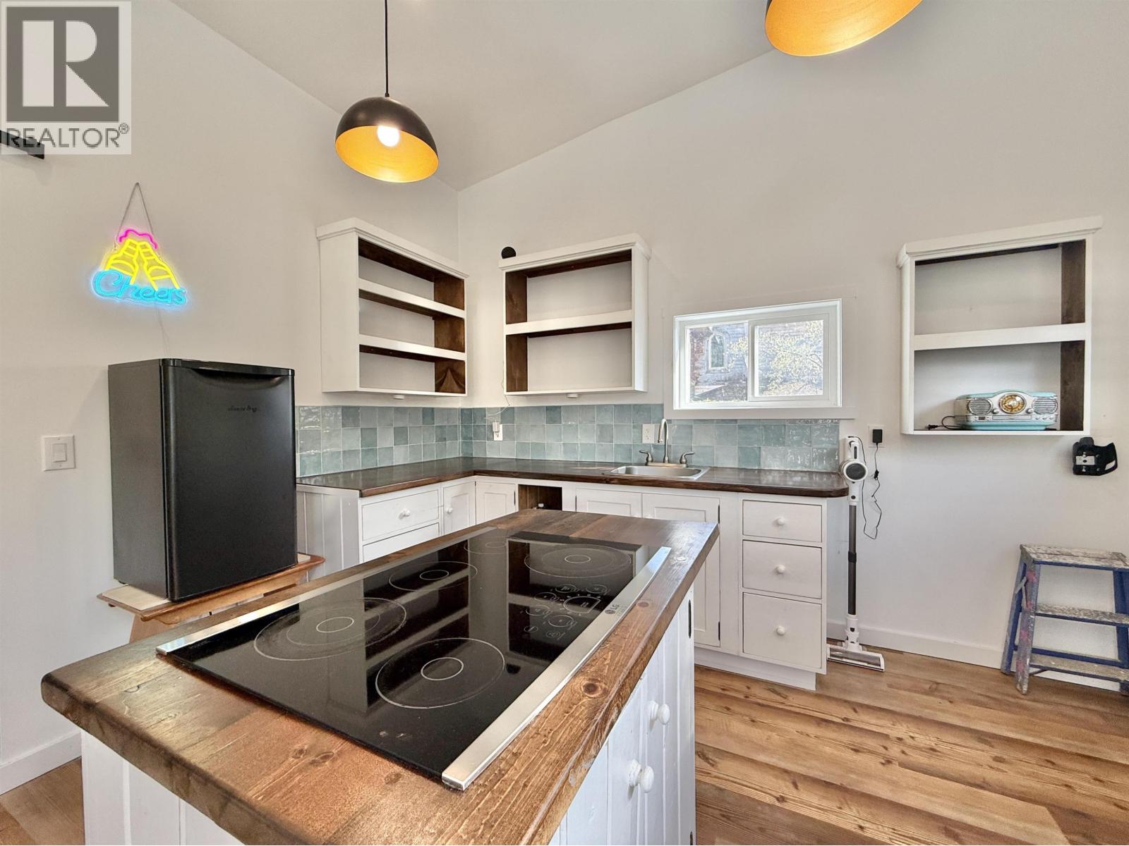 1271 Fitchett Road, Gibsons, British Columbia  V0N 1V4 - Photo 22 - R3115298