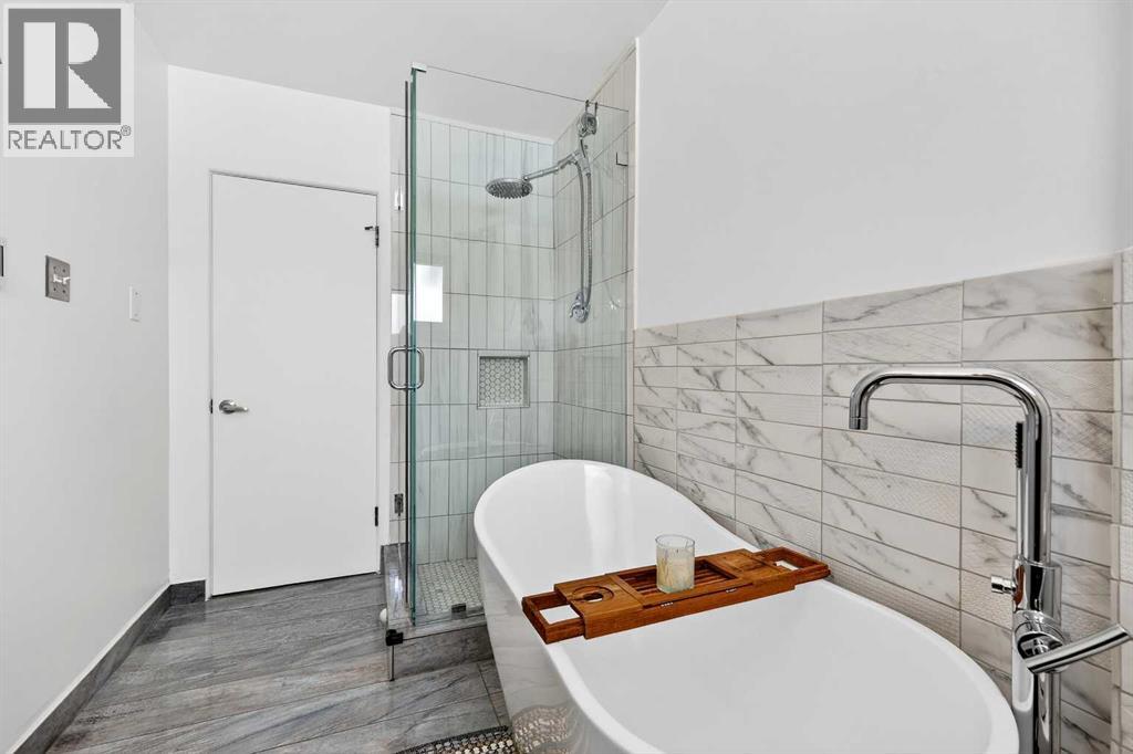 33 Warwick Drive SW, Calgary, Alberta  T3C 2R5 - Photo 23 - A2297421