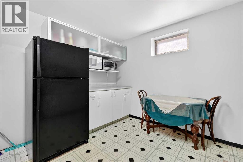 33 Warwick Drive SW, Calgary, Alberta  T3C 2R5 - Photo 36 - A2297421