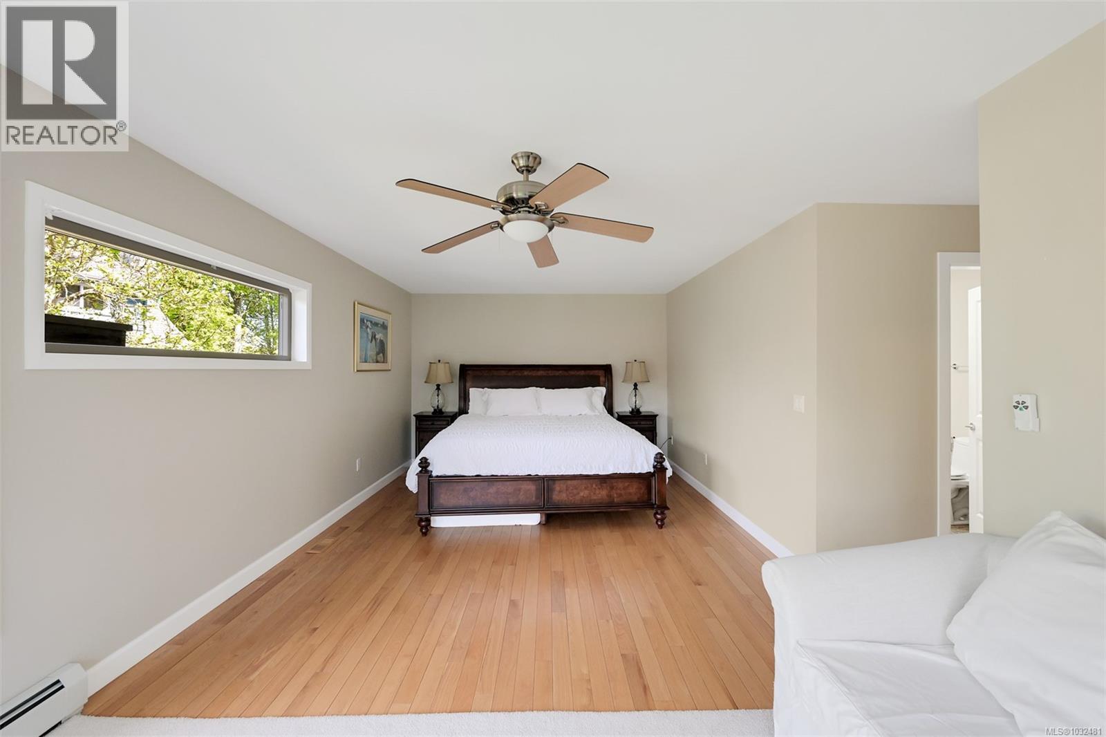 2770 Arbutus Rd, Saanich, British Columbia  V8N 5X4 - Photo 38 - 1032481