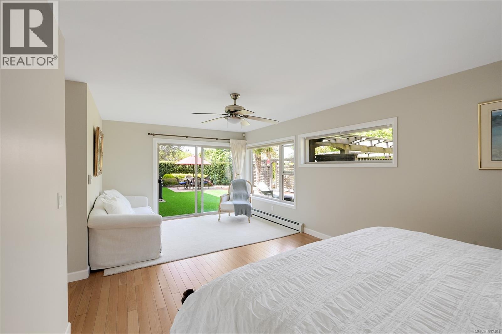 2770 Arbutus Rd, Saanich, British Columbia  V8N 5X4 - Photo 37 - 1032481