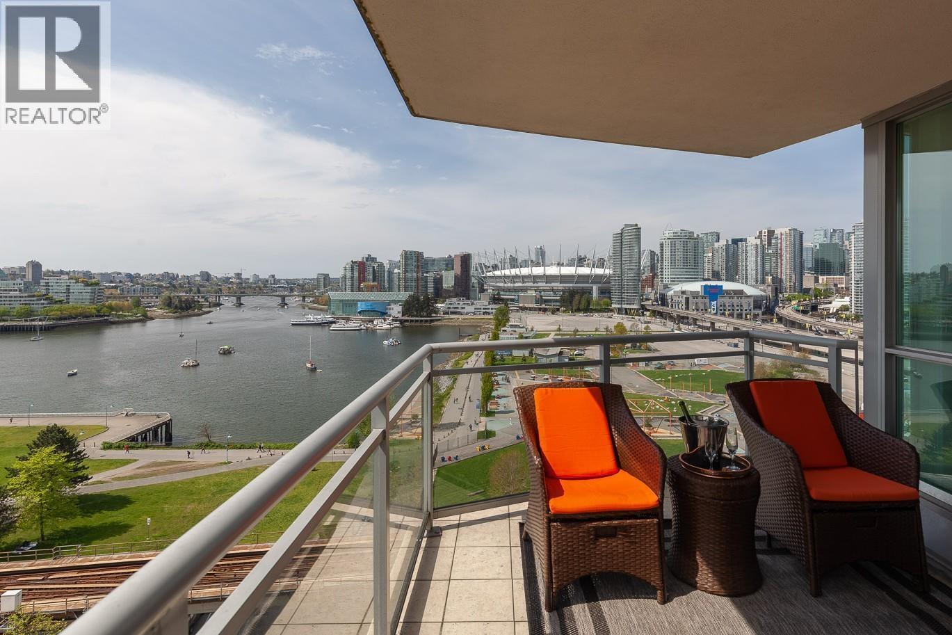 1305 120 MILROSS AVENUE, Vancouver, British Columbia