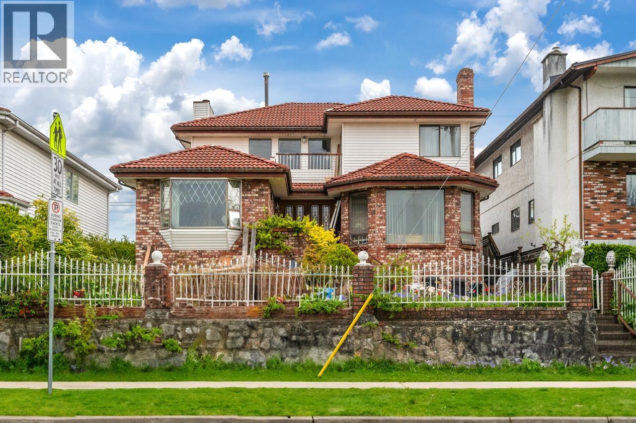 4338 ONTARIO STREET, Vancouver, British Columbia