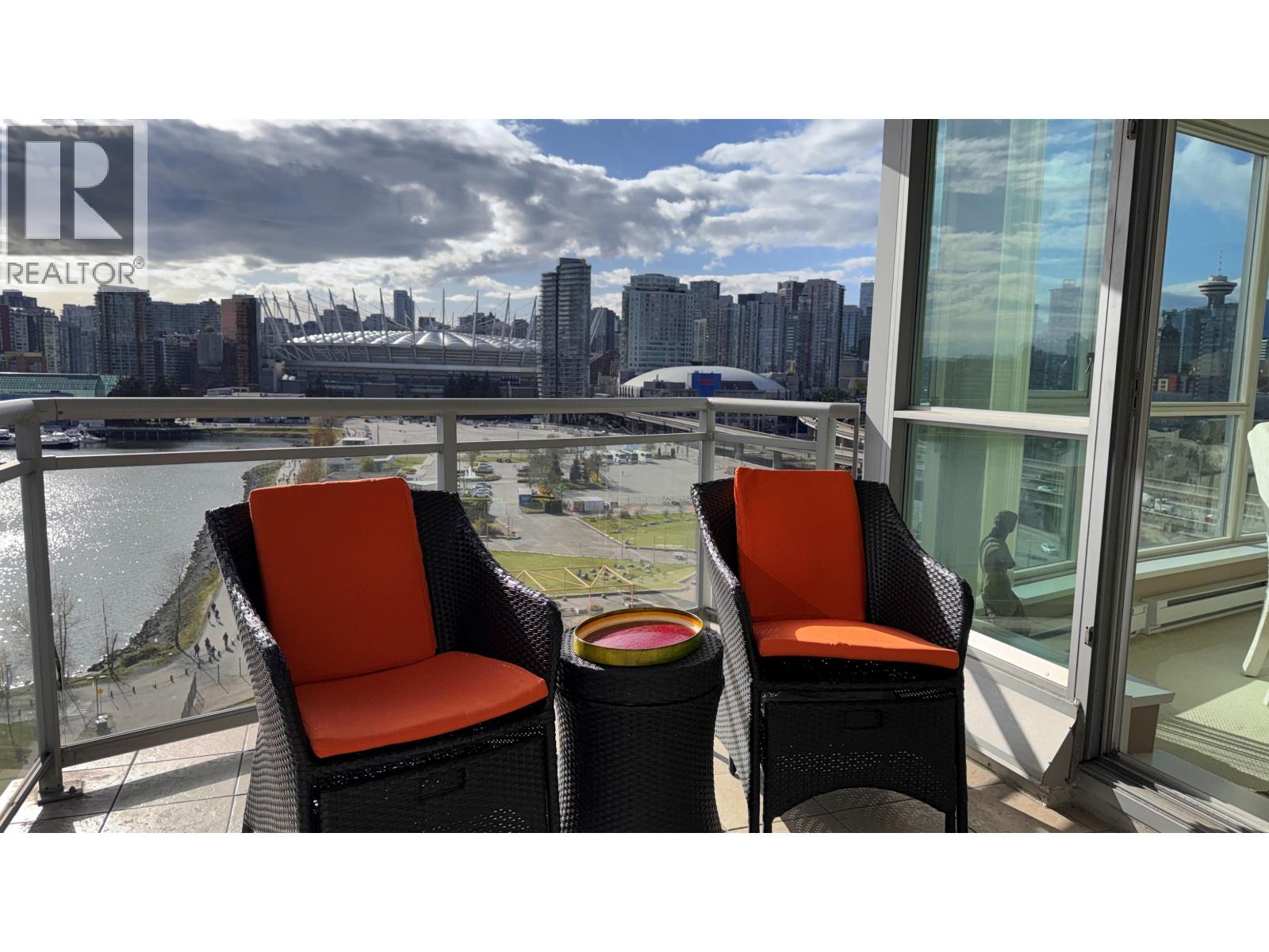 1305 120 Milross Avenue, Vancouver, British Columbia  V6A 4K7 - Photo 2 - R3112327