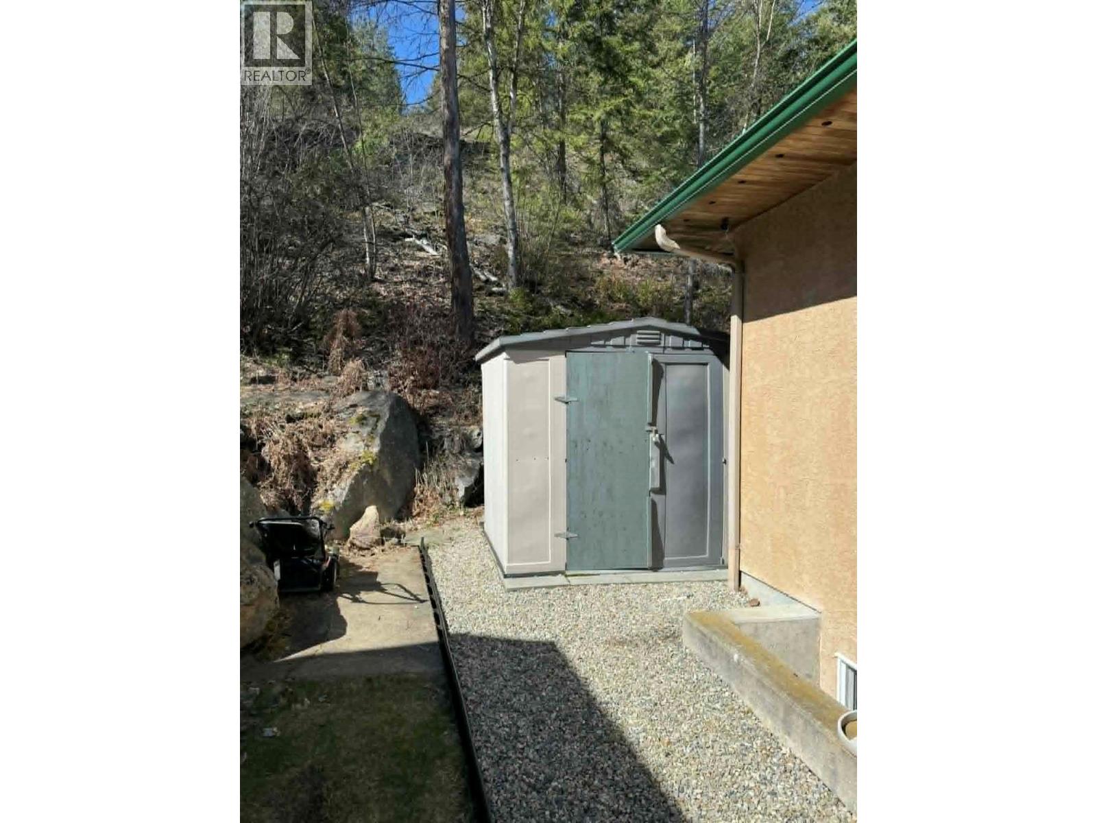 3320 14th Avenue, Castlegar, British Columbia  V1N 4G1 - Photo 34 - 10380618