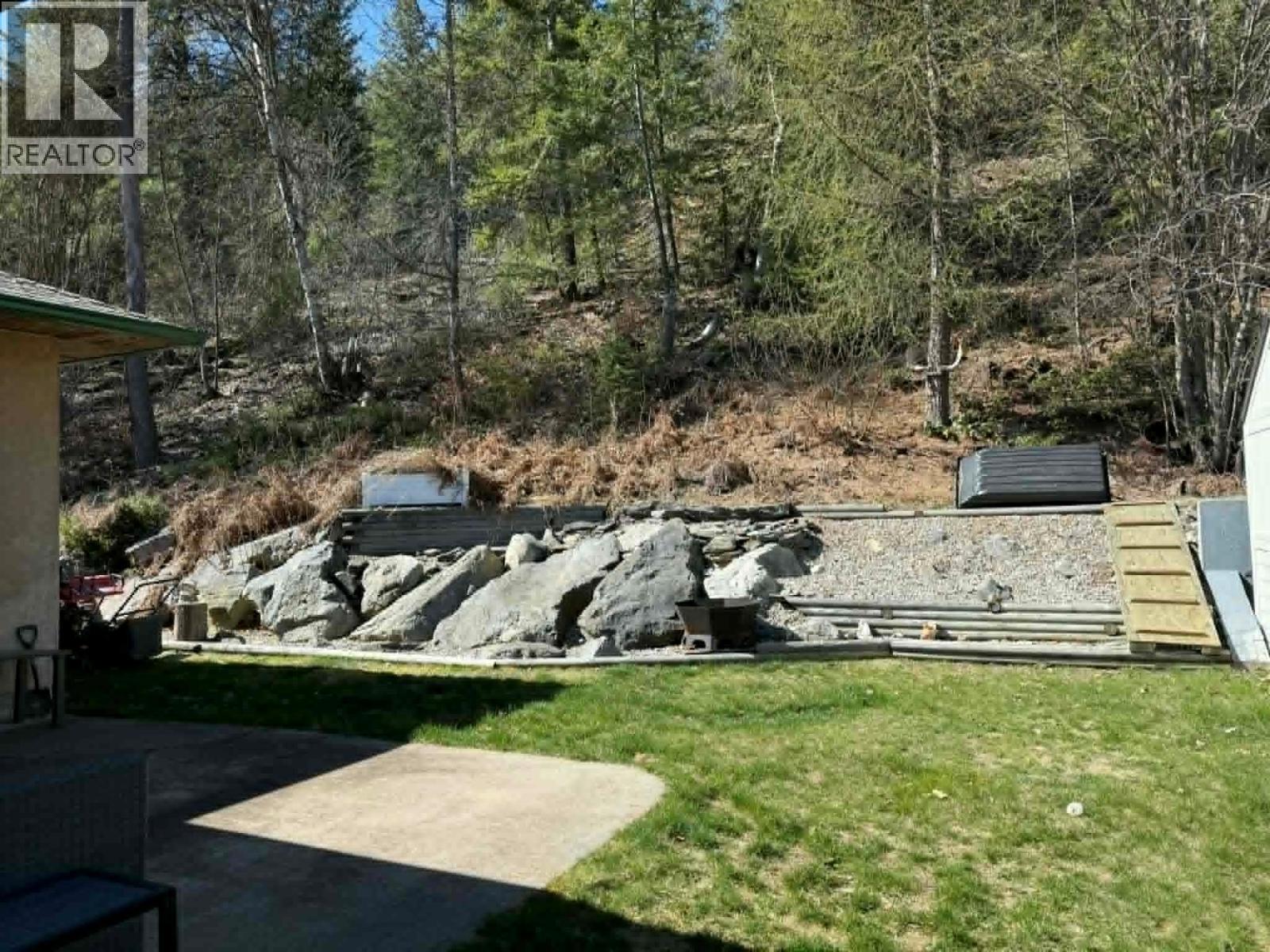 3320 14th Avenue, Castlegar, British Columbia  V1N 4G1 - Photo 29 - 10380618