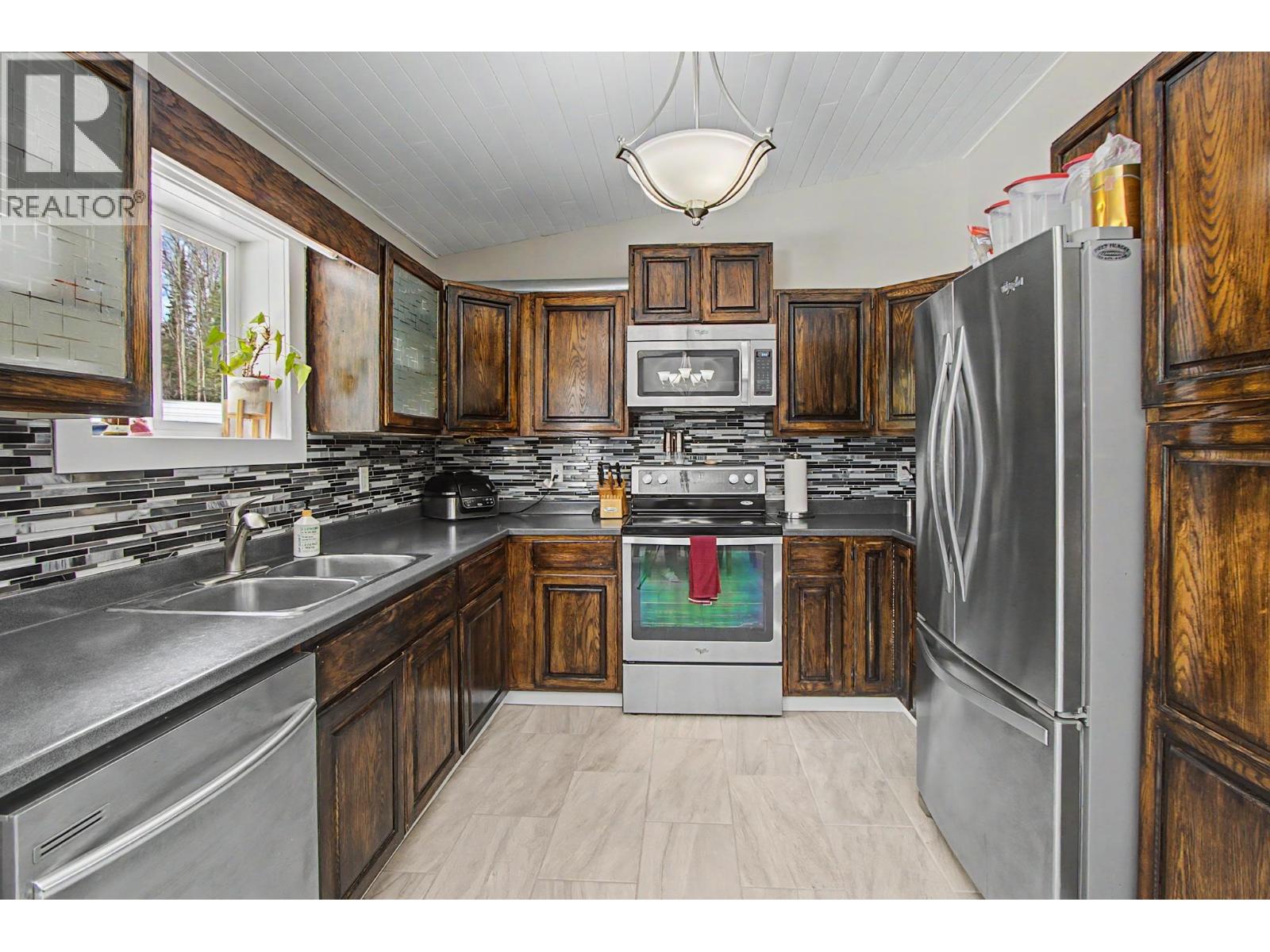 11320 Pilot Mountain Road, Prince George, British Columbia  V2K 5J3 - Photo 10 - R3115315