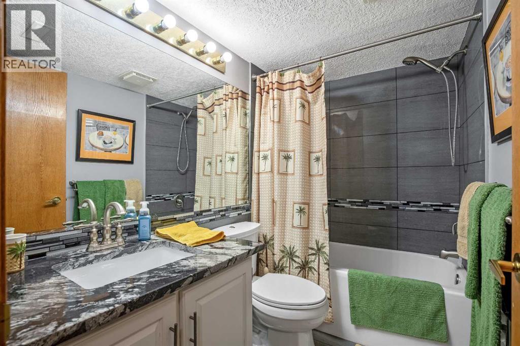 135 Canter Place SW, Calgary, Alberta  T2W 5M9 - Photo 28 - A2292964