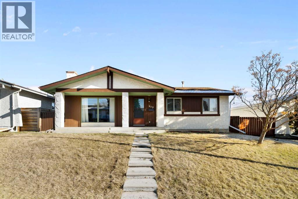 472 Cedarpark Drive SW, Calgary, Alberta  T2W 2J7 - Photo 4 - A2299627
