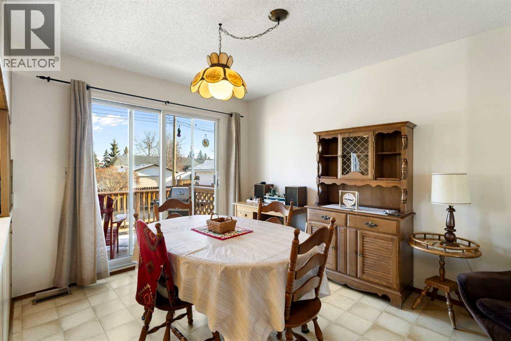 472 Cedarpark Drive SW, Calgary, Alberta  T2W 2J7 - Photo 17 - A2299627