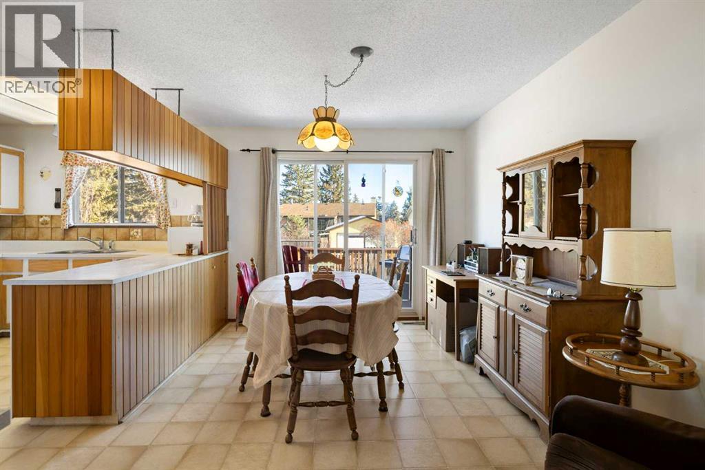 472 Cedarpark Drive SW, Calgary, Alberta  T2W 2J7 - Photo 13 - A2299627