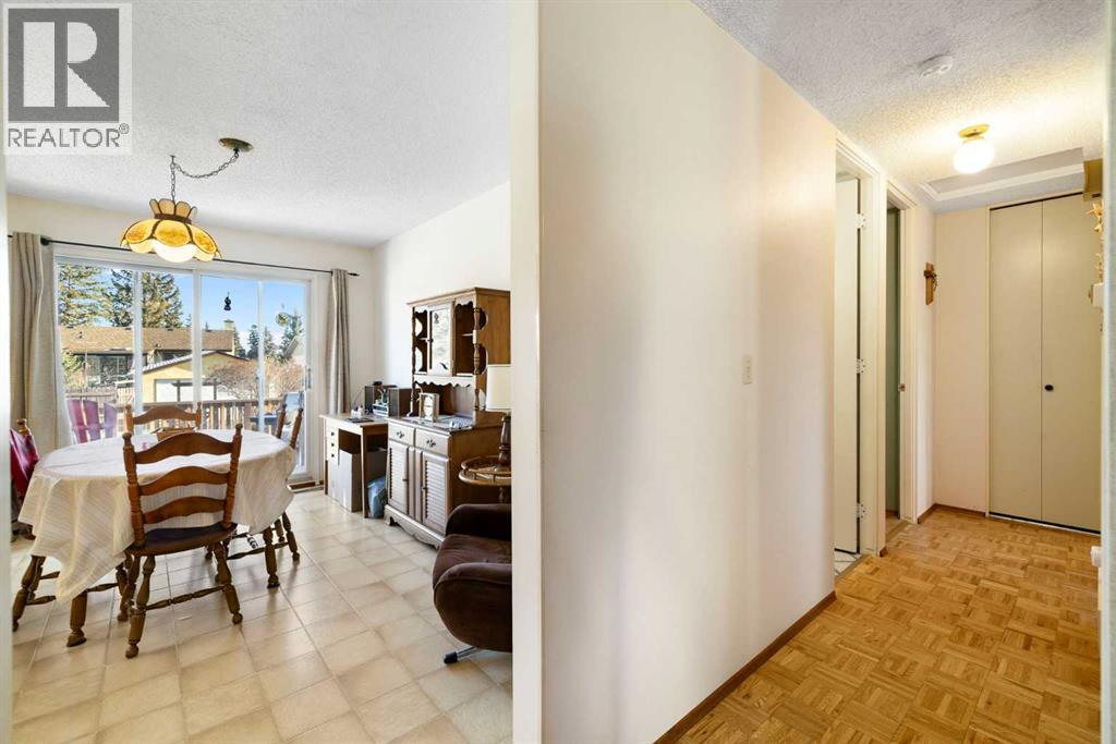 472 Cedarpark Drive SW, Calgary, Alberta  T2W 2J7 - Photo 12 - A2299627