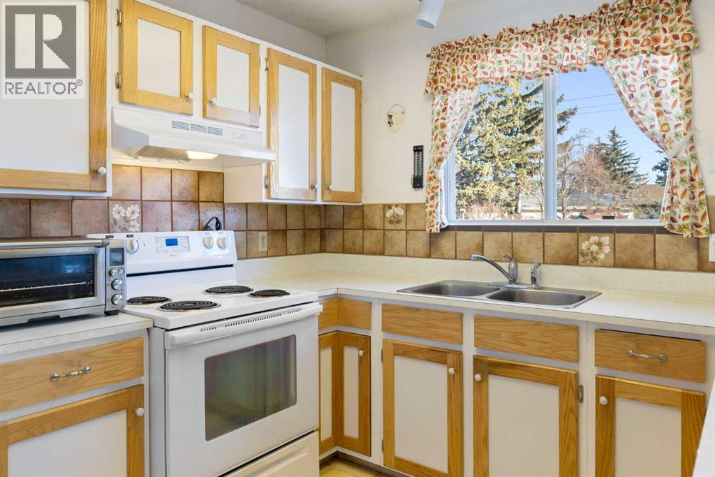 472 Cedarpark Drive SW, Calgary, Alberta  T2W 2J7 - Photo 21 - A2299627