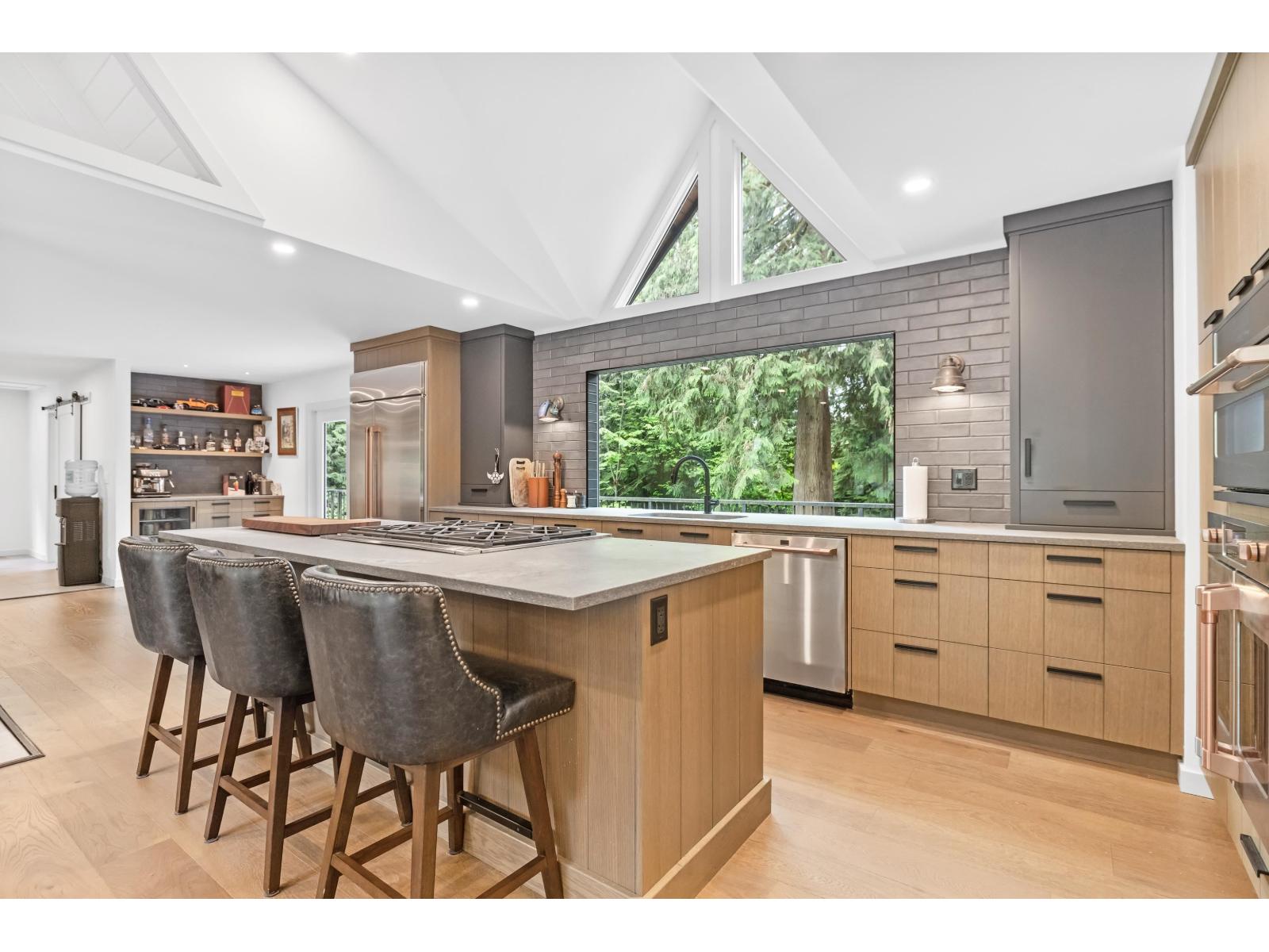 31648 Grove Avenue, Mission, British Columbia  V4S 1E6 - Photo 3 - R3115346