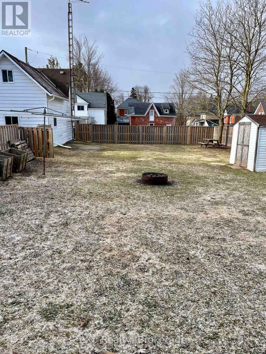 8 West Street, Perth East, Ontario  N0K 1M0 - Photo 3 - X12927276