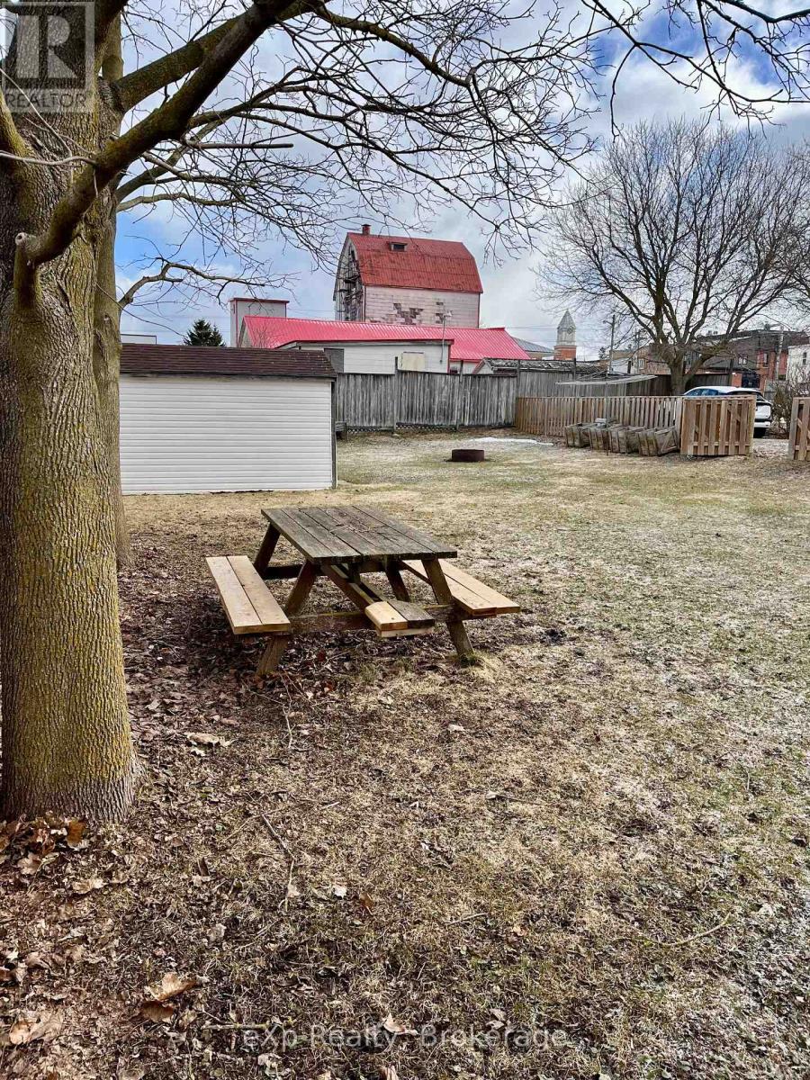 8 West Street, Perth East, Ontario  N0K 1M0 - Photo 37 - X12927276