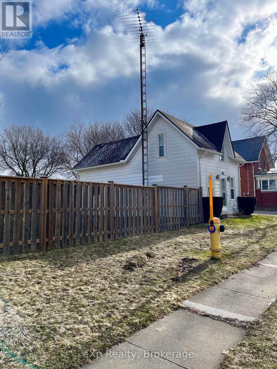 8 West Street, Perth East, Ontario  N0K 1M0 - Photo 47 - X12927276
