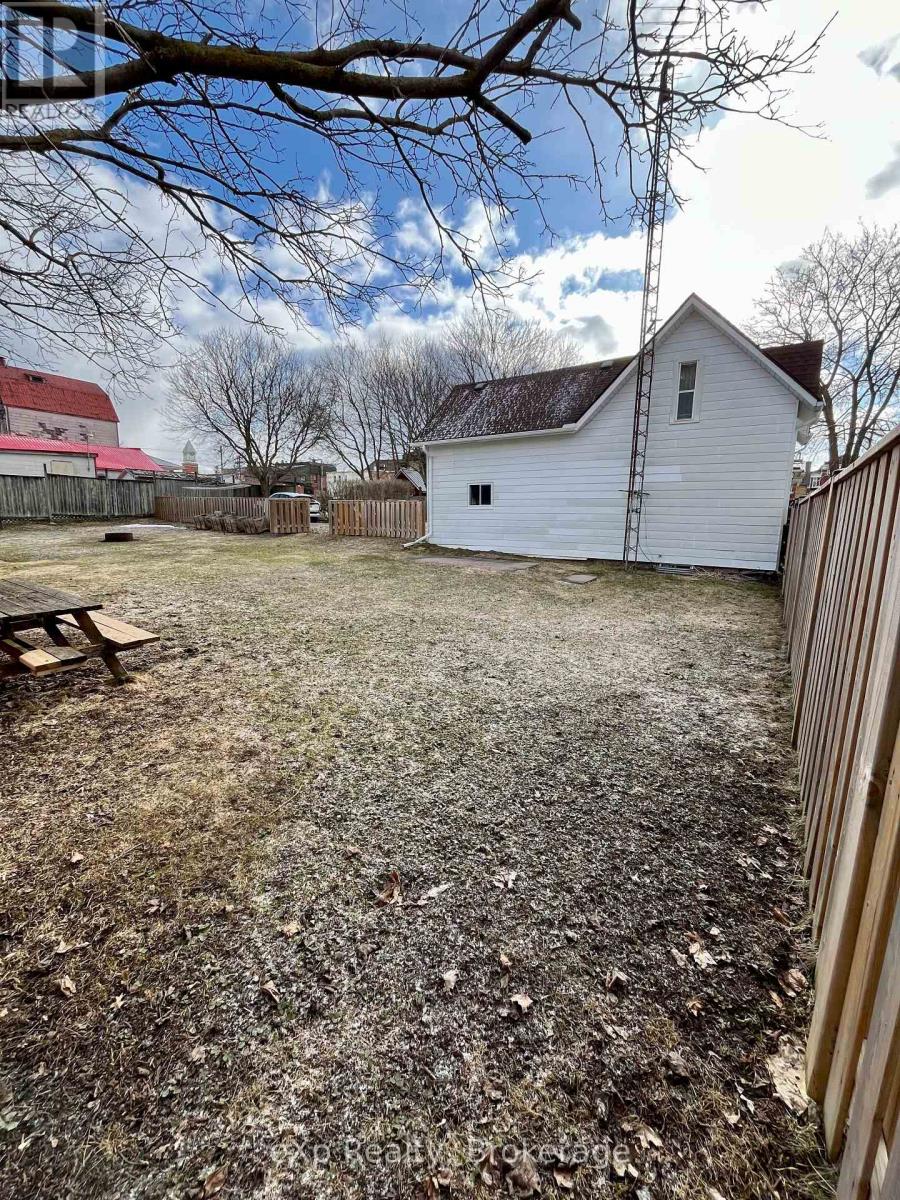 8 West Street, Perth East, Ontario  N0K 1M0 - Photo 38 - X12927276