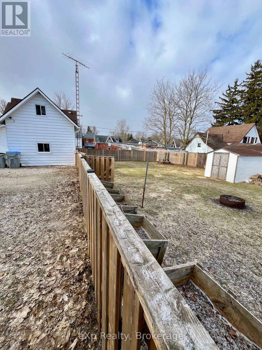 8 West Street, Perth East, Ontario  N0K 1M0 - Photo 41 - X12927276