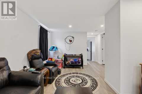 452 Montrave Avenue, Oshawa, Ontario  L1J 4S7 - Photo 5 - E13030580