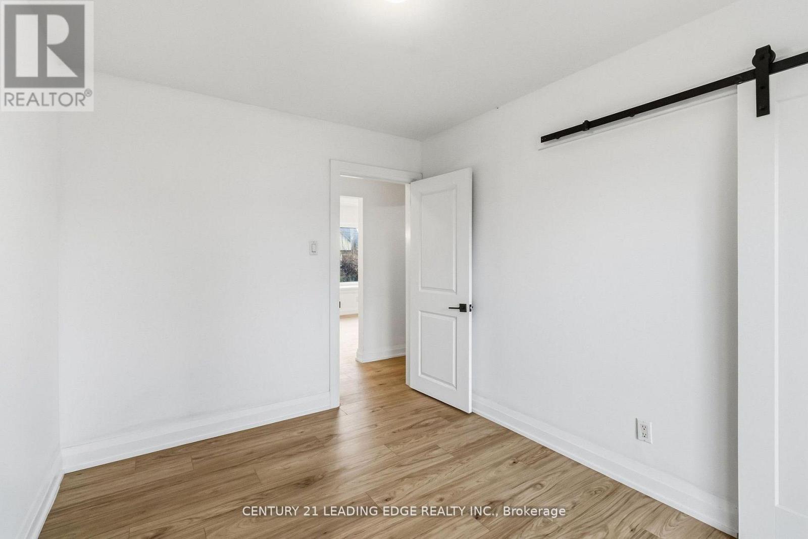 623 Wickens Avenue, Burlington, Ontario  L7T 3T1 - Photo 14 - W13038250