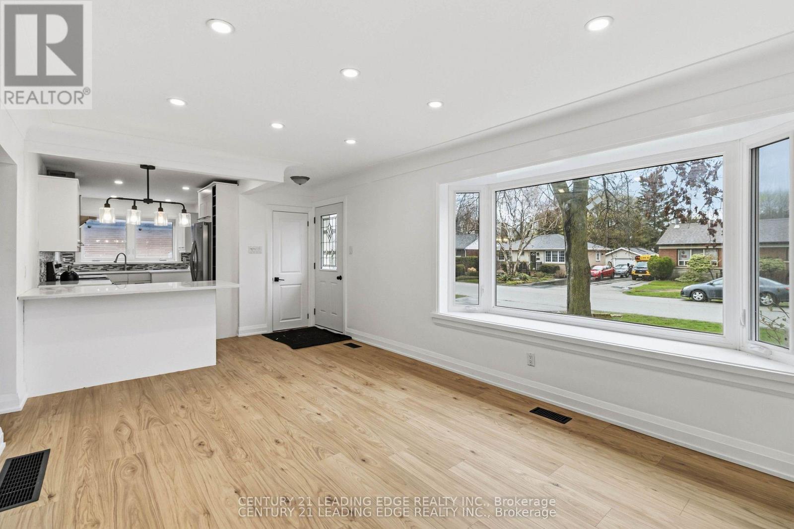 623 Wickens Avenue, Burlington, Ontario  L7T 3T1 - Photo 7 - W13038250