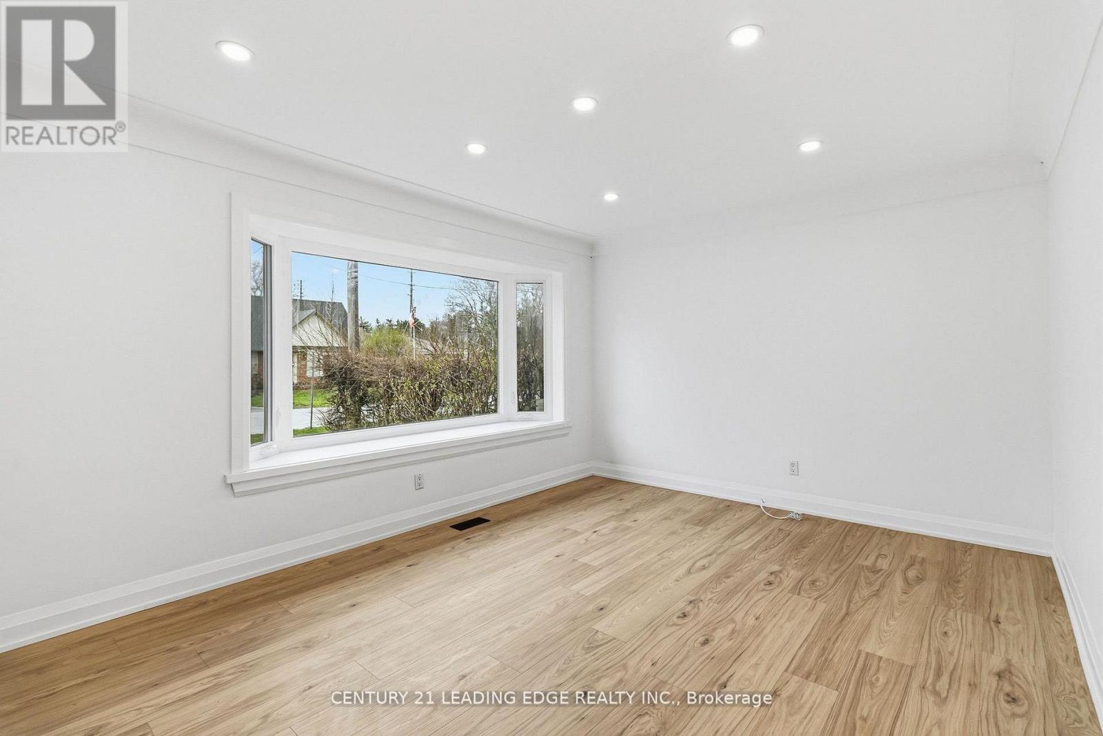 623 Wickens Avenue, Burlington, Ontario  L7T 3T1 - Photo 8 - W13038250