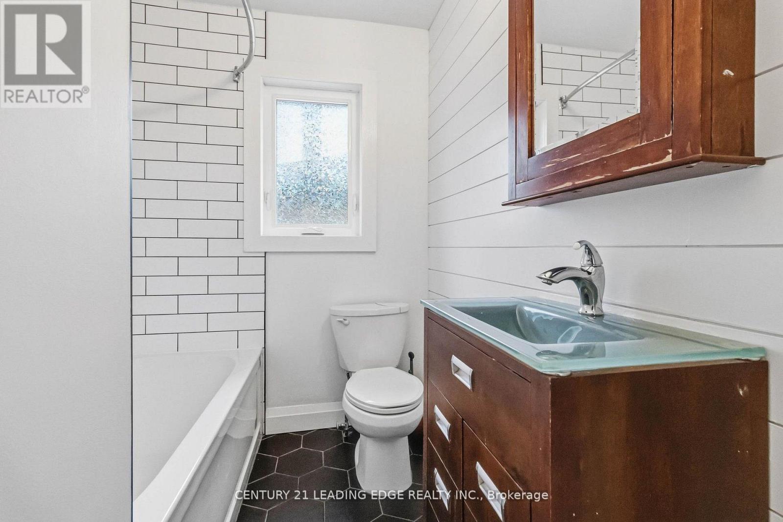 623 Wickens Avenue, Burlington, Ontario  L7T 3T1 - Photo 24 - W13038250