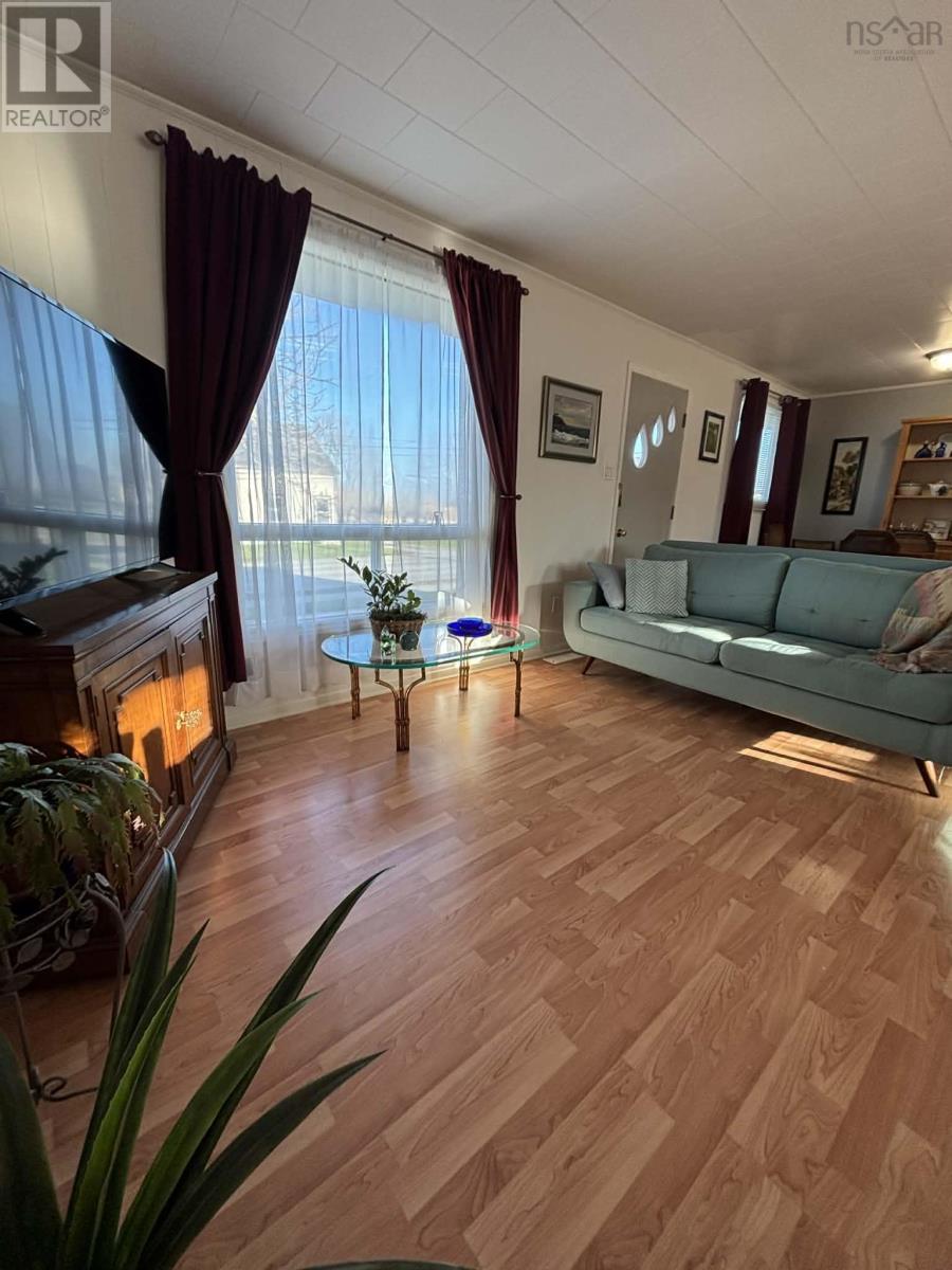 240 Pleasant Street, Yarmouth, Nova Scotia  B5A 2K4 - Photo 11 - 202608317