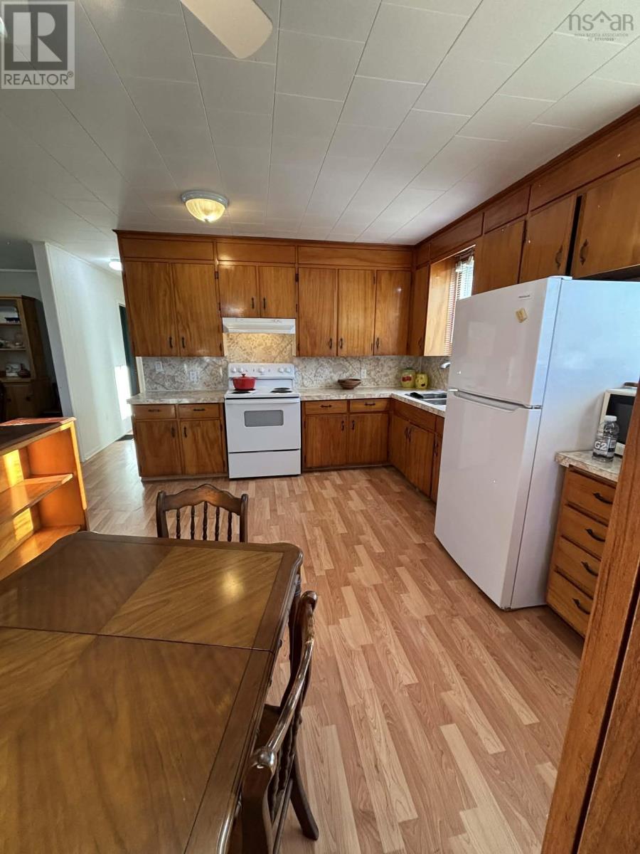 240 Pleasant Street, Yarmouth, Nova Scotia  B5A 2K4 - Photo 7 - 202608317