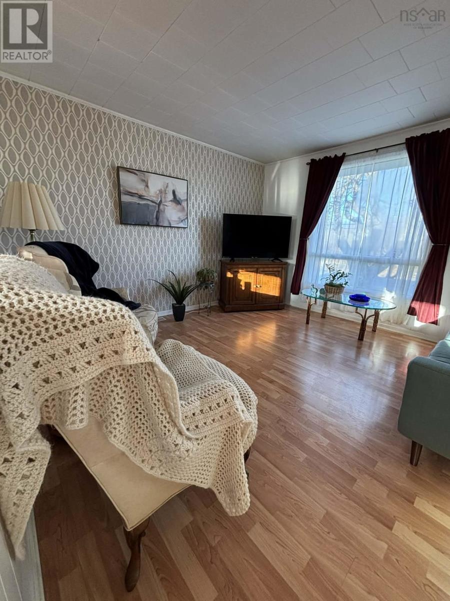 240 Pleasant Street, Yarmouth, Nova Scotia  B5A 2K4 - Photo 9 - 202608317