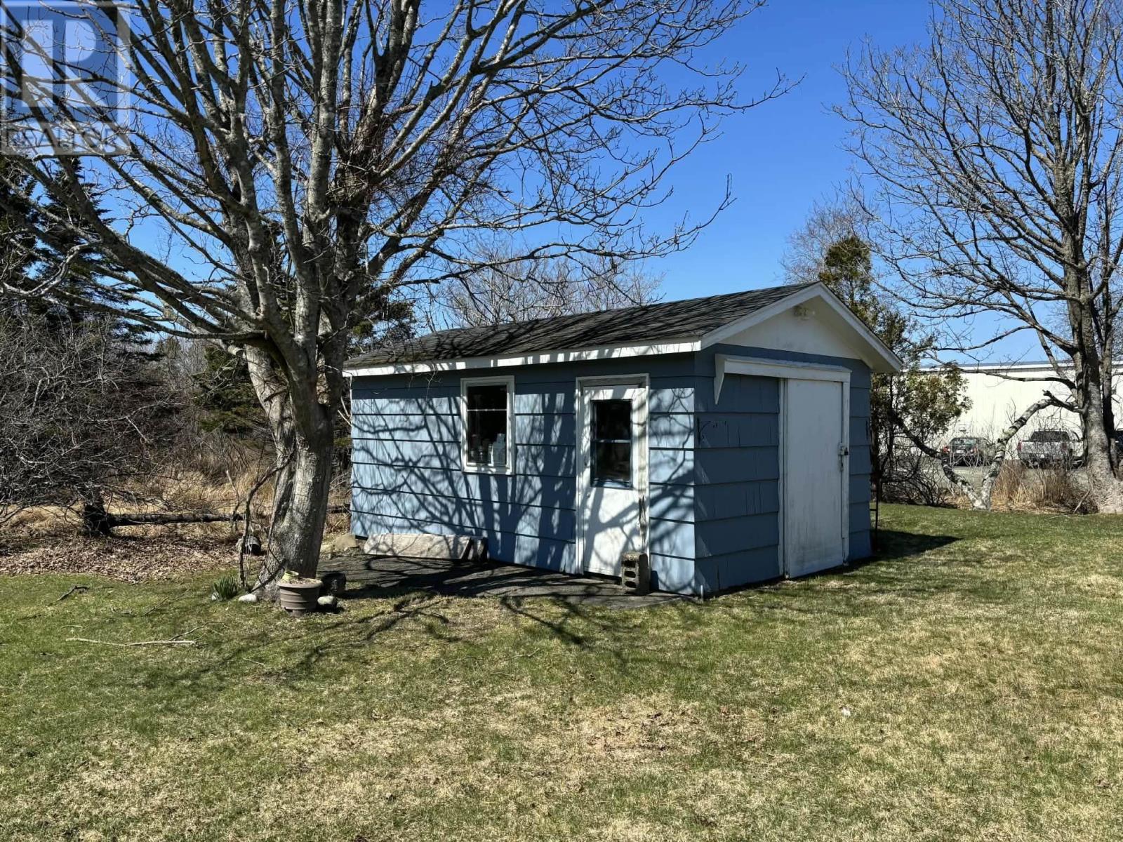 240 Pleasant Street, Yarmouth, Nova Scotia  B5A 2K4 - Photo 3 - 202608317