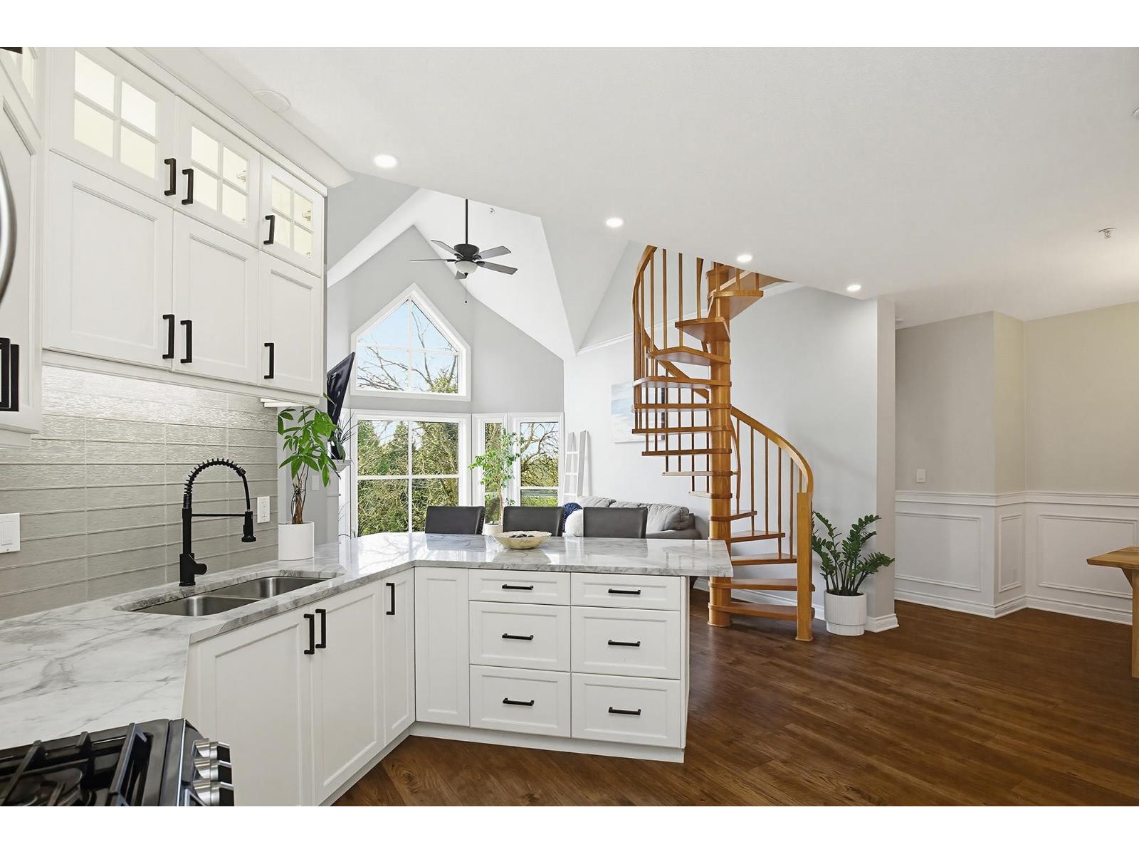 502 34101 Old Yale Road, Abbotsford, British Columbia  V2S 2K4 - Photo 3 - R3115313