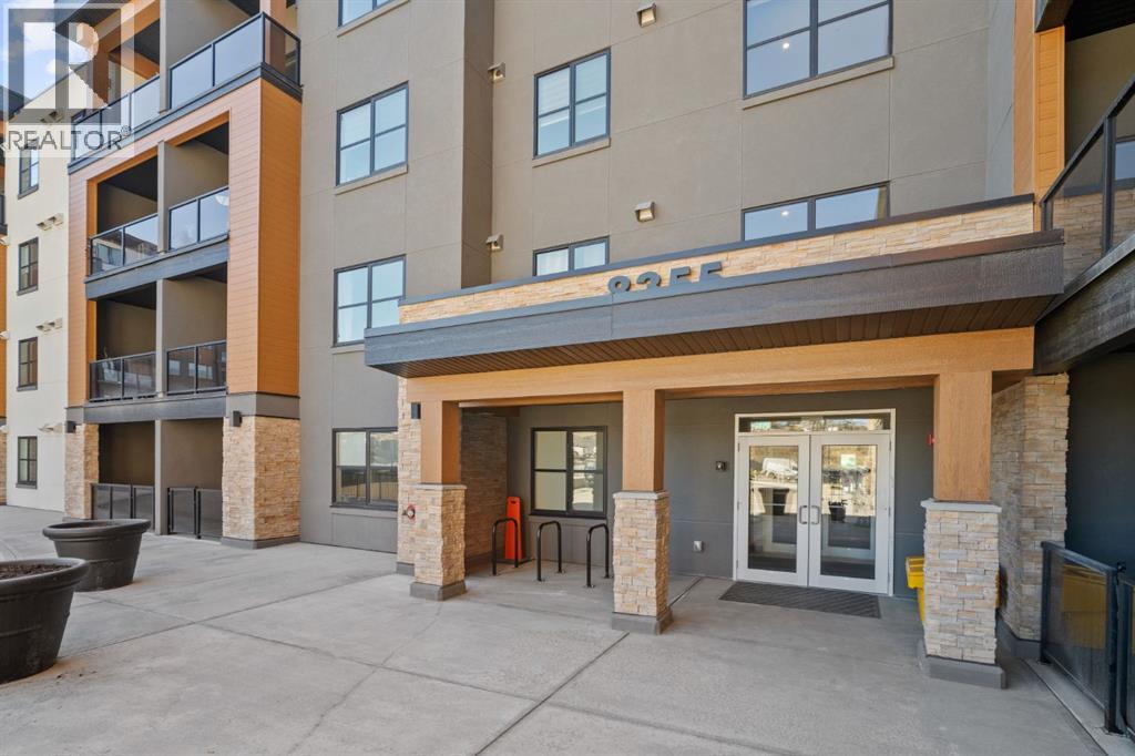 403, 8355 19 Avenue SW, Calgary, Alberta  T3H 6G3 - Photo 2 - A2303688