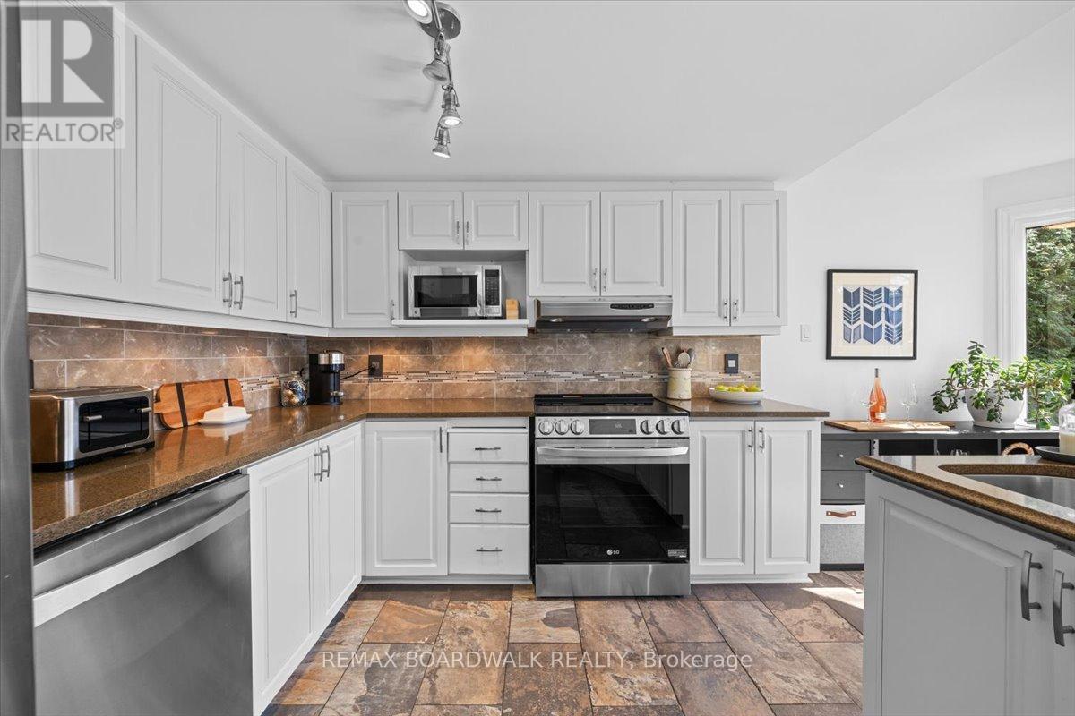 1715 Teakdale Avenue, Ottawa, Ontario  K1C 6M8 - Photo 11 - X13038298