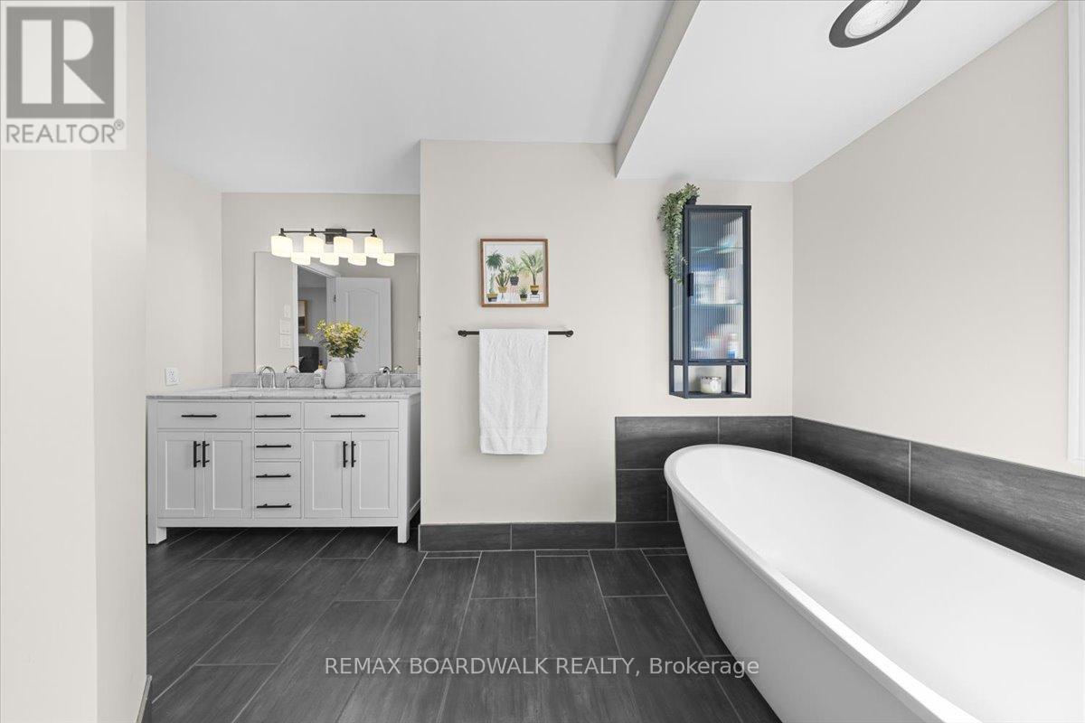 1715 Teakdale Avenue, Ottawa, Ontario  K1C 6M8 - Photo 30 - X13038298