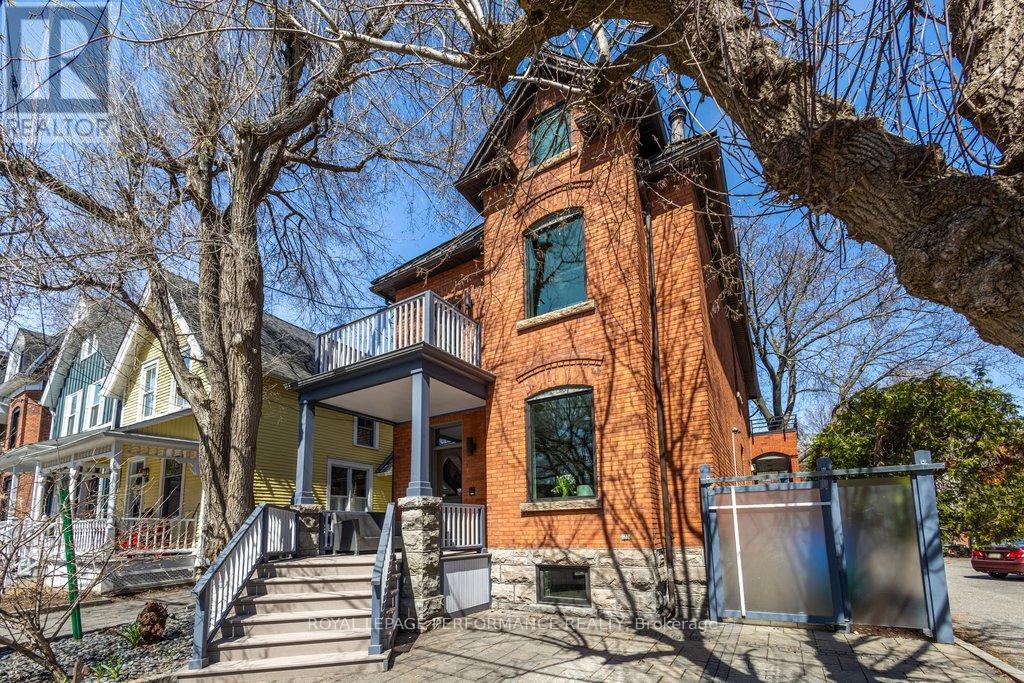 35 WAVERLEY STREET, Ottawa, Ontario